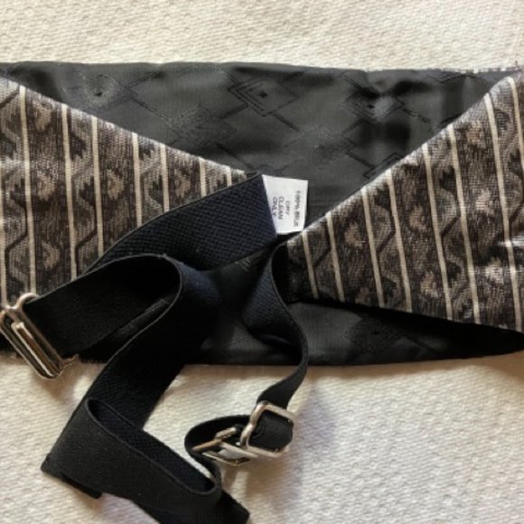 Vintage 100% Silk Bowtie and Cummberbund - Picture 7 of 12